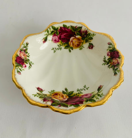 Royal Albert Old Country Roses shell shaped dish
