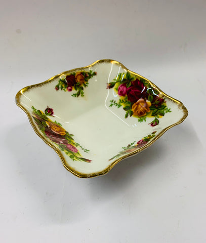 Royal Albert Old Country Roses square sweet dish