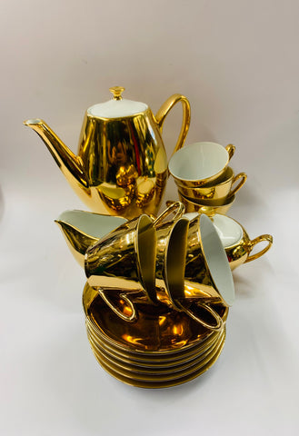 15 Piece Rembrandt gold coffee set