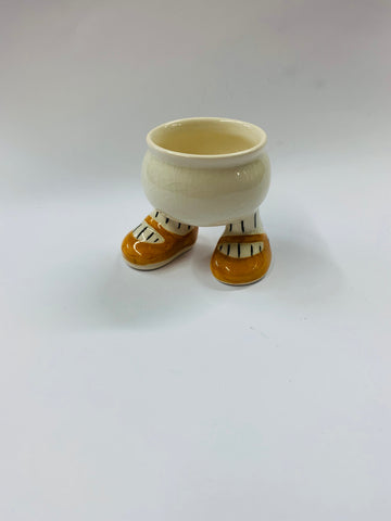 Novelty feet egg cup