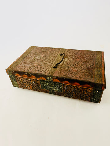 Bournville Cadbury Three Queens Collectable Tin
