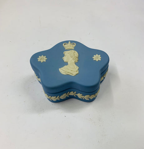 Queen Elizabeth Wedgwood jewellery box