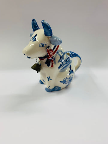 Delft cow creamer