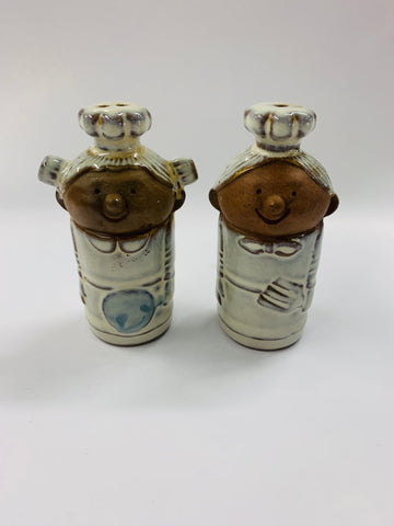 Ceramic bakers salt and pepper shakers