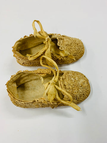 Pair of Victorian babies fabric shies
