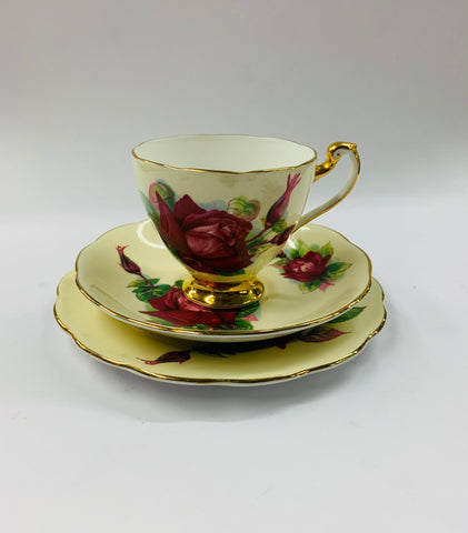 Roslyn Trio Wheatcroft Roses no.2 Grand Gala