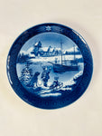 Royal Copenhagen Christmas Plate 1998 Welcome Home