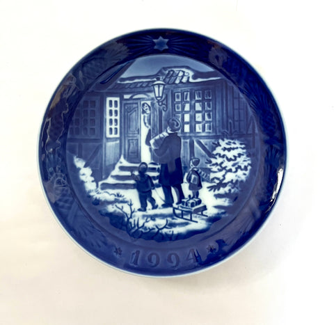 Royal Copenhagen Christmas Plate 1994 Christmas Shopping