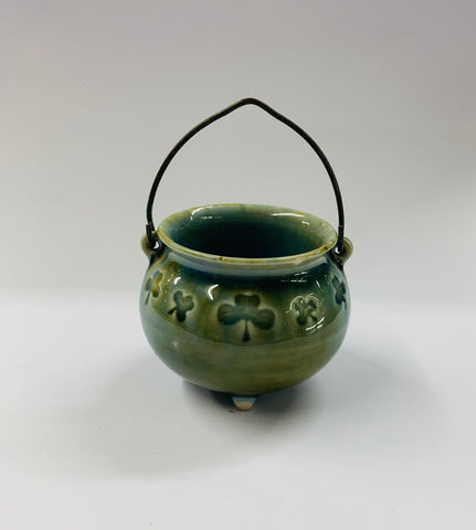Wade shamrock cauldron