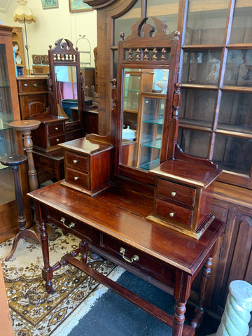 Mahogany Queen Anne style dressing table