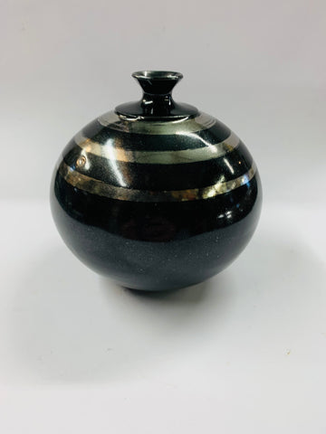Barbara Skelton pottery vase